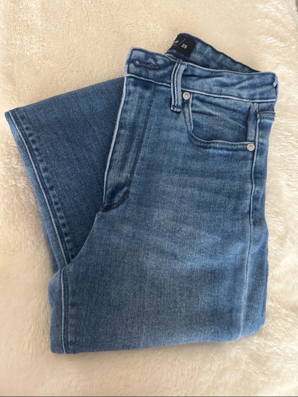 Just Black Denim Women's Blue High-Rise Skinny with Frayed Bottoms!